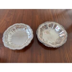 Pair of Vintage Oneida Silver Plated Decorative Bowls – Scalloped Ornate Rim USA